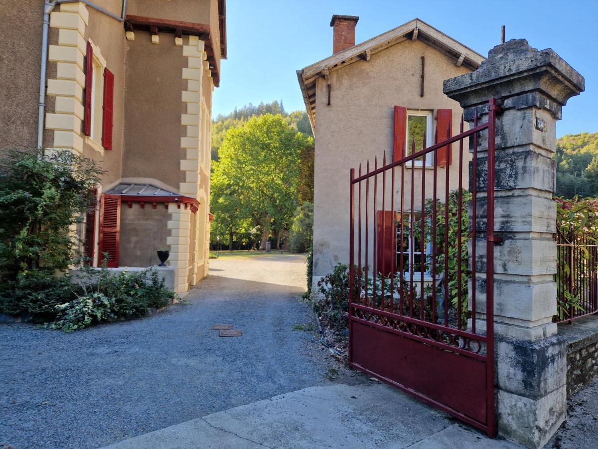 Chateau De Viviez Exteriér fotografie